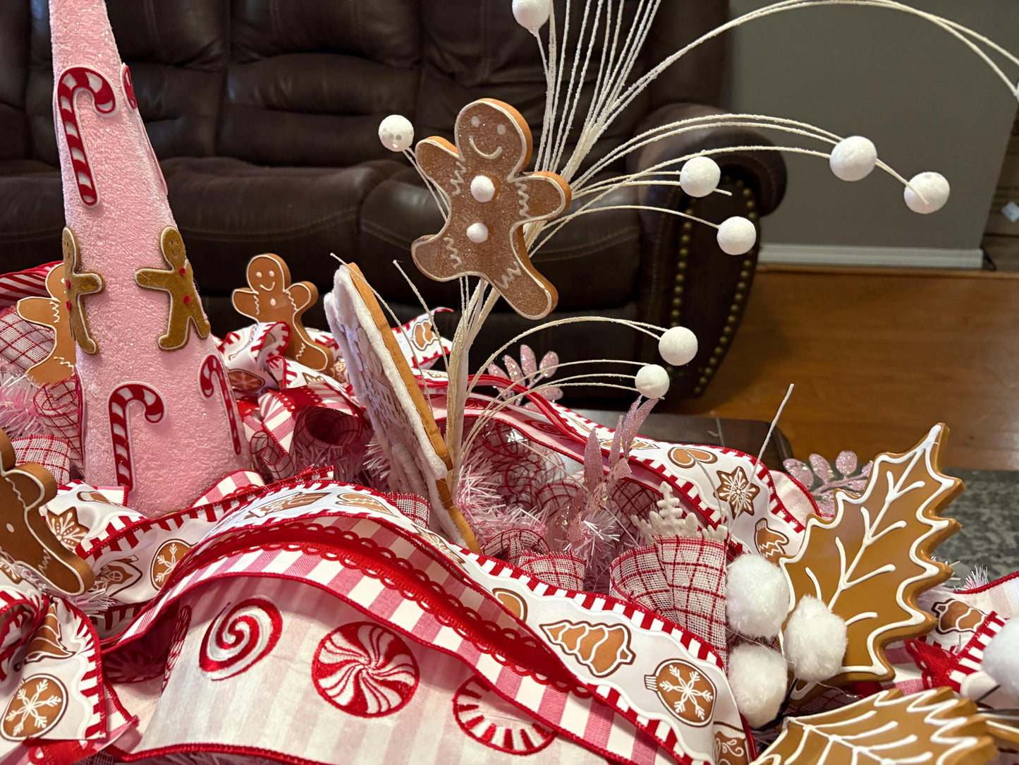 XL Gingerbread Centerpiece