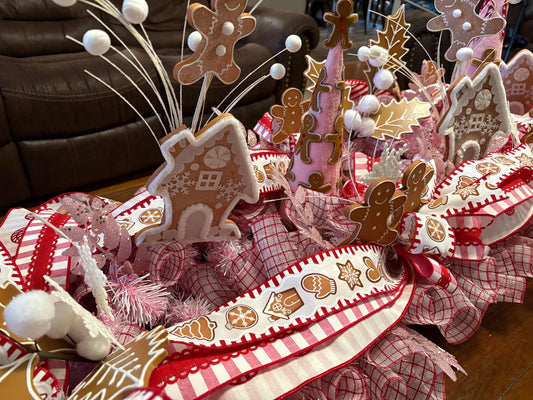 XL Gingerbread Centerpiece