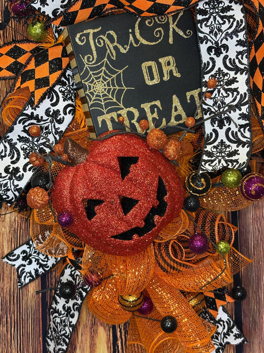 Halloween Trick or Treat Jack-O’-Lantern Swag